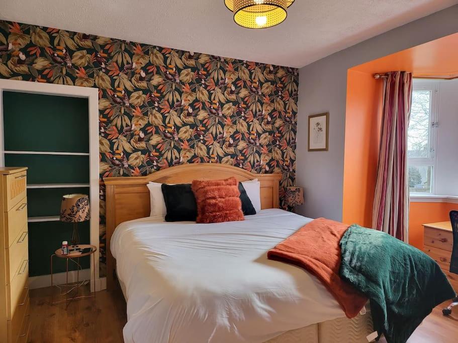 4 Bedroom Apts At Sensational Serviced Aberdeen- Powis Crescent