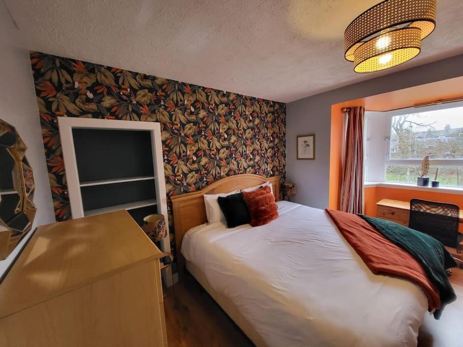 4 Bedroom Apts At Sensational Serviced Aberdeen- Powis Crescent *