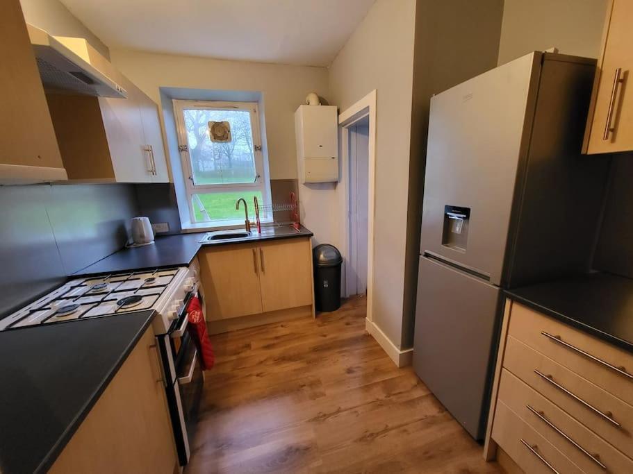 Apartment 4 Bedroom Apts At Sensational Serviced Aberdeen- Powis Crescent *